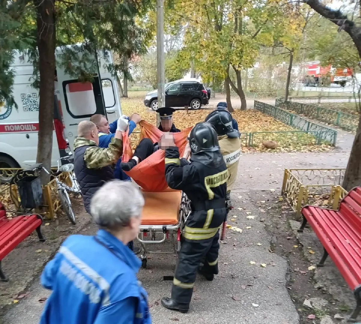 Спасатели помогли пенсионеру с инвалидностью