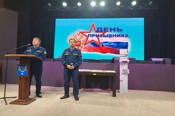 Сотрудники ЛИУ-3 и ОК — на «Дне призывника» в Южно-Сахалинске