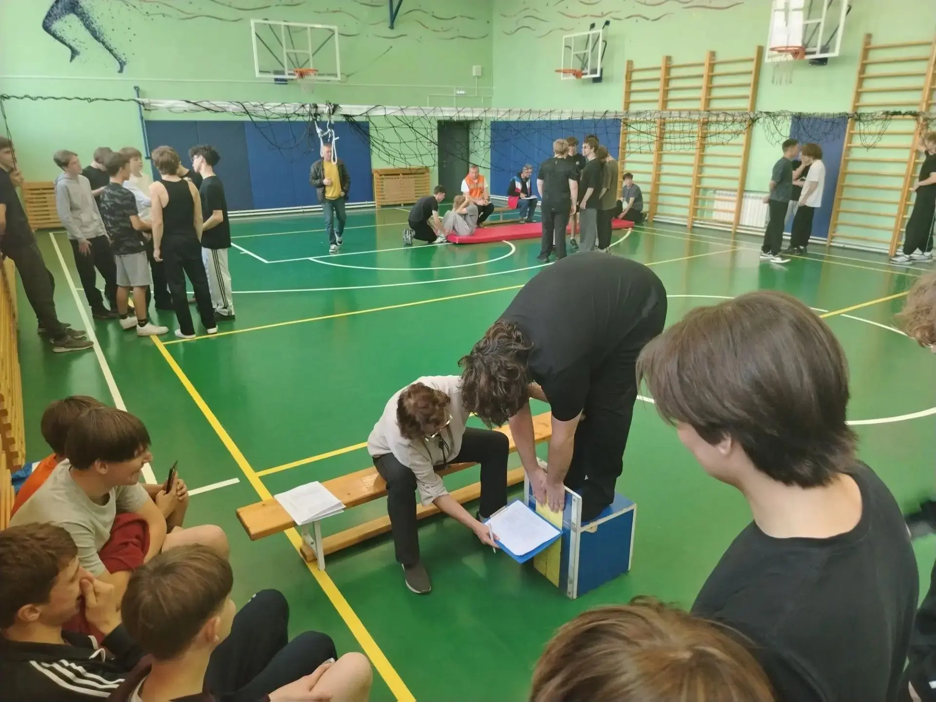 14 октября в Барнауле состоялся очередной этап военно‑спортивных игр среди юношей 10‑х ...