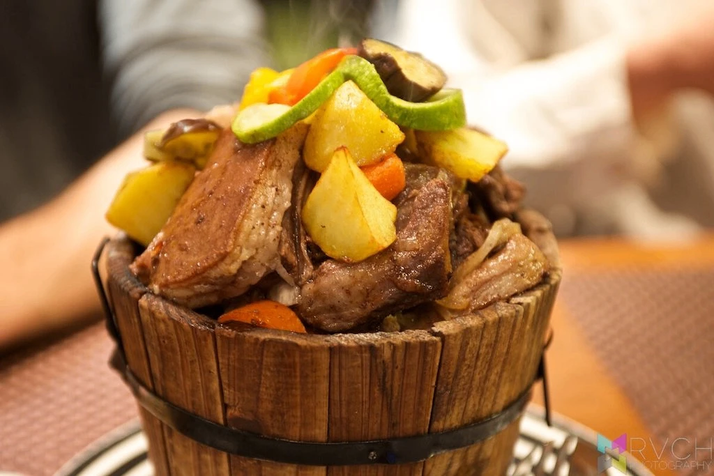 "Мясо на камнях" , 1 кг вкуснейшее нежнейшее мясо, на 2-их, 990р