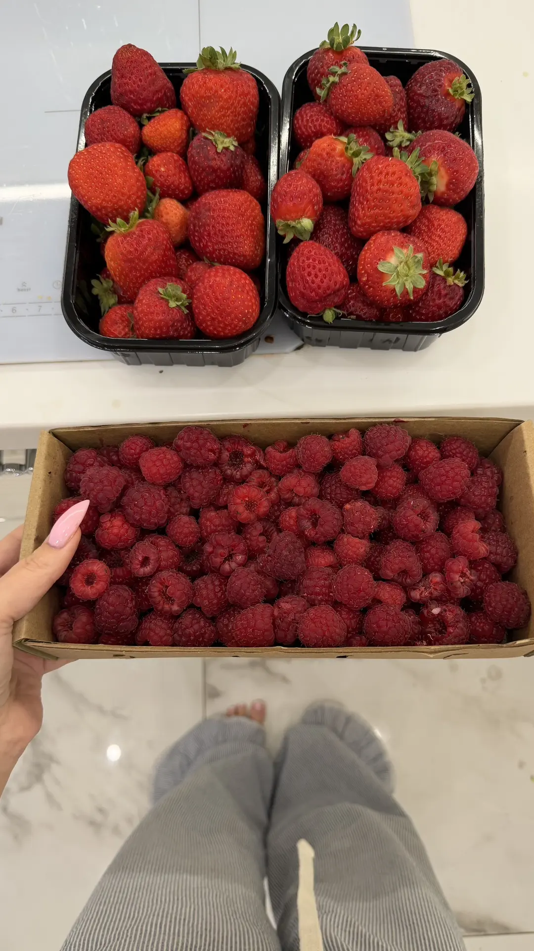 Муж балует нас витаминами 😍