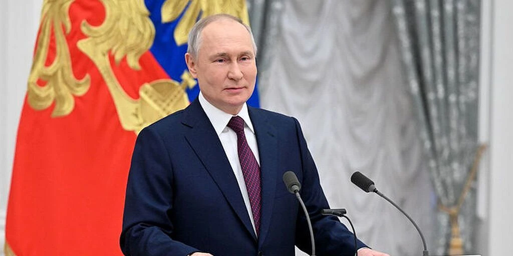 Педагогический и ученический коллектива Волжского городского лицея поздравляет с днем р...