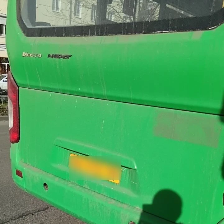 🚌 Пассажир зажат дверями автобуса на Уралмаше