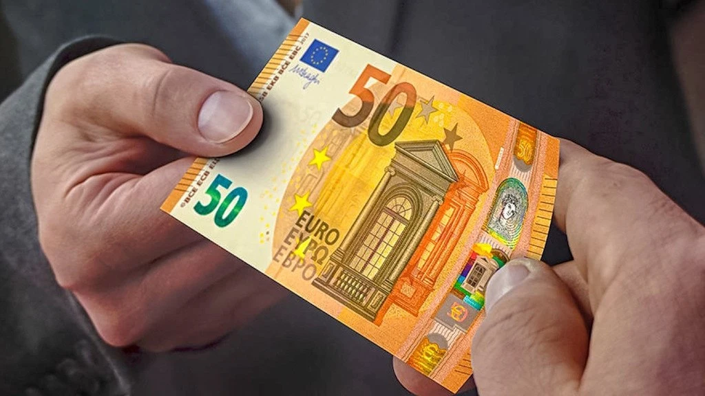 💸 Какие банкноты чаще всего подделывают и почему?