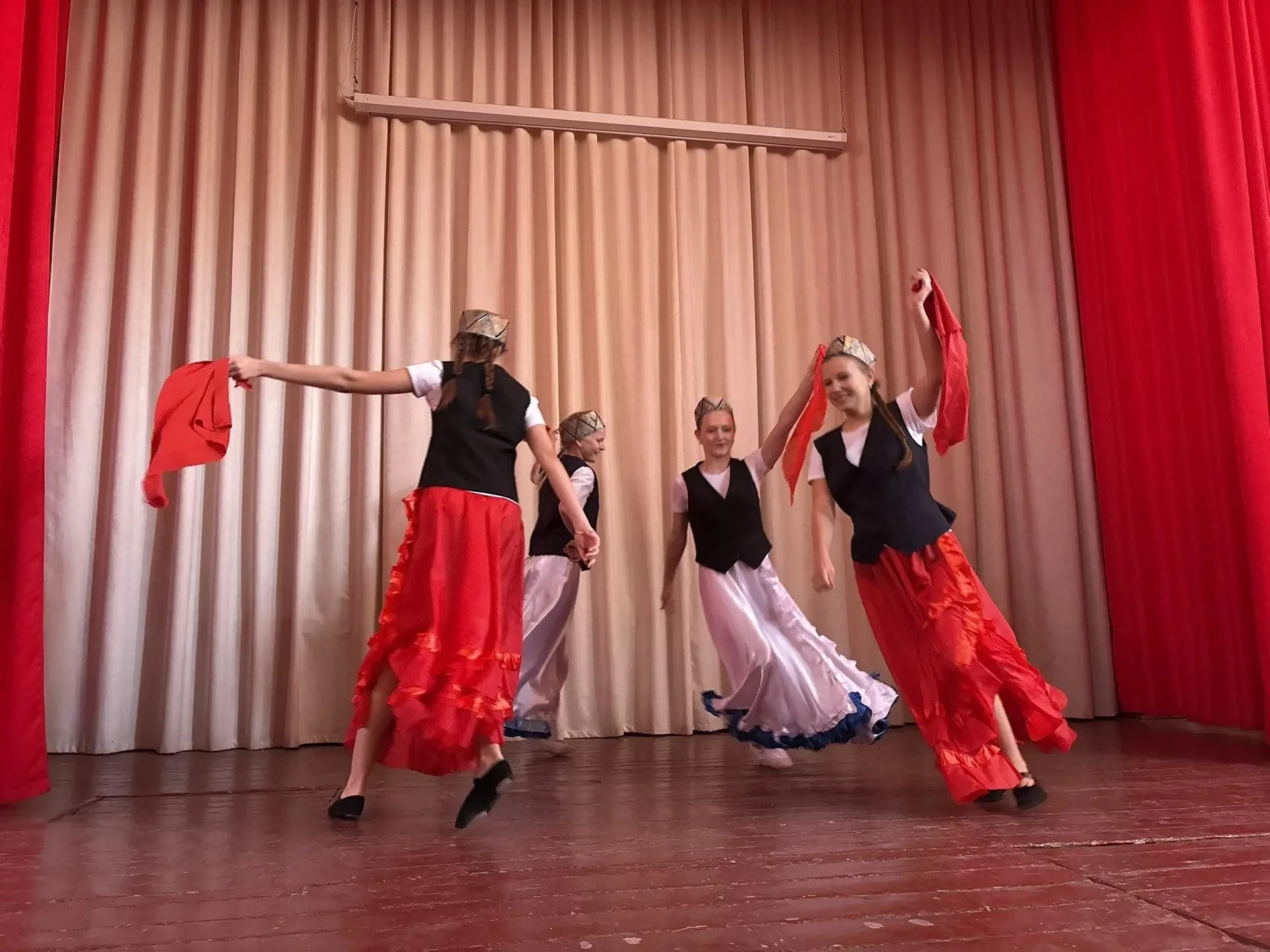 💥 «Мозаика культур»: Старшая школа зажгла! 💥