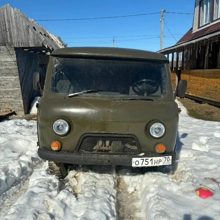 Продам уаз 3303 головастик!