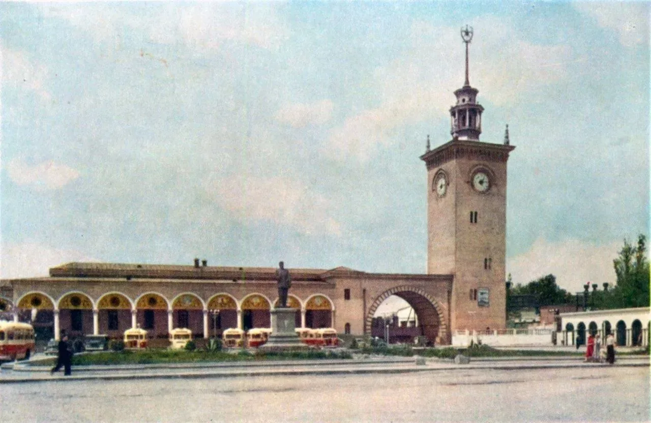 Открытки с видами Симферополя 1958 года.