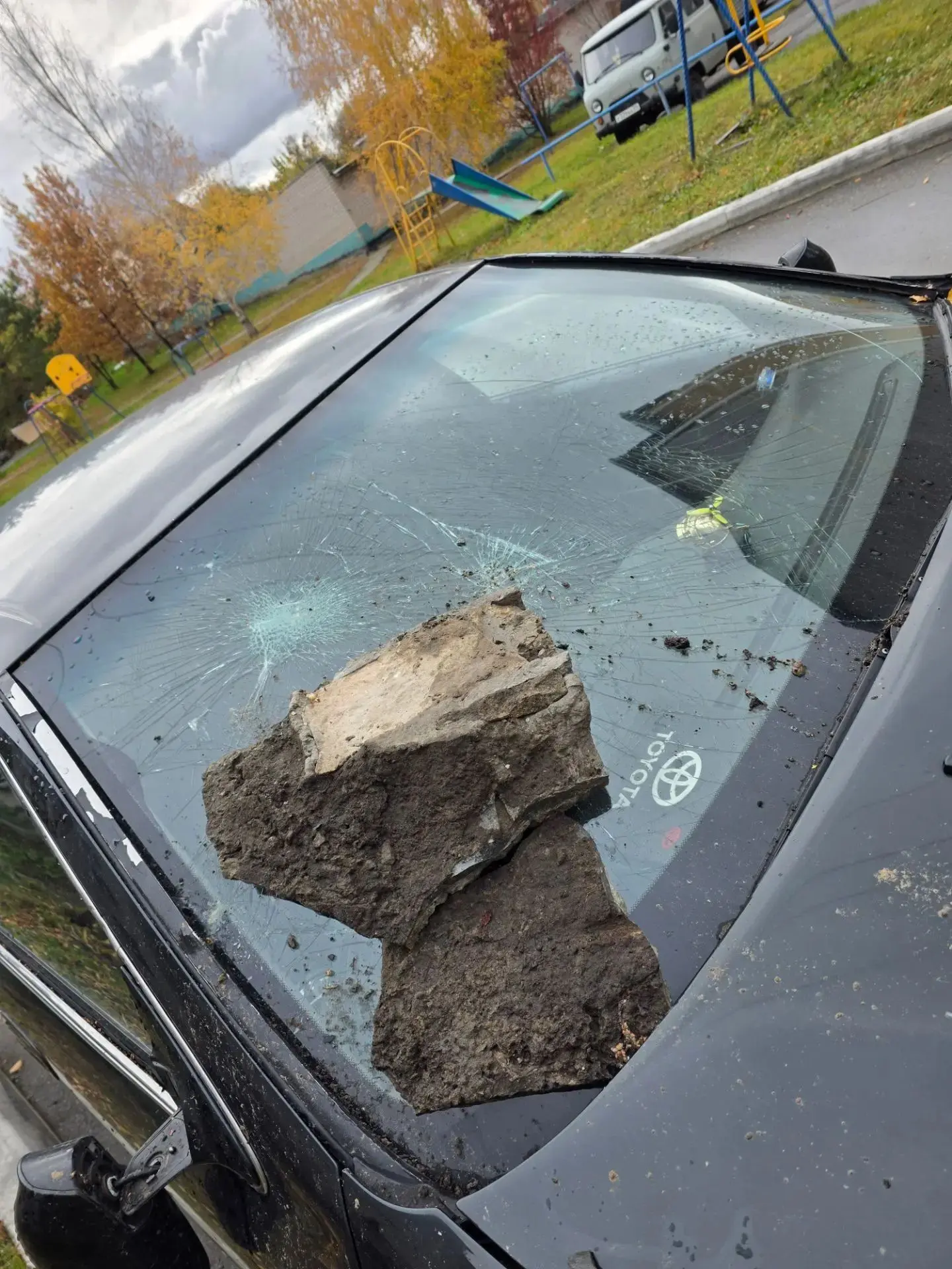 10 октября во дворе ул.Космонавтов, 23.