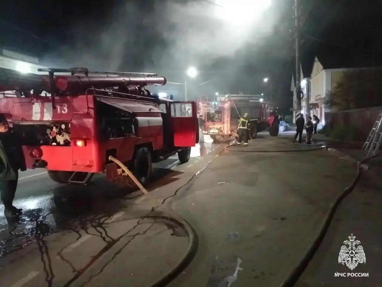 В Торжке Тверской области пожарные спасли двух человек
