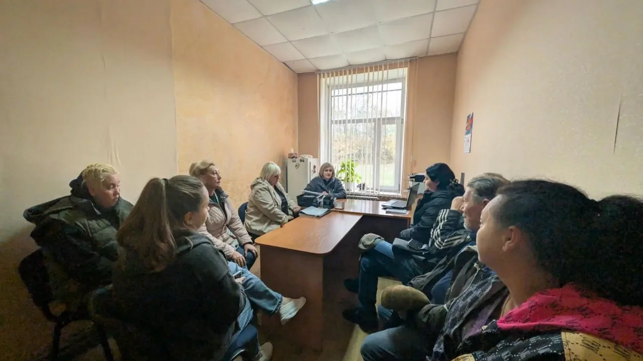 В Володарском округе на встрече с жителями с. Новокрасновка ответили на актуальные вопросы