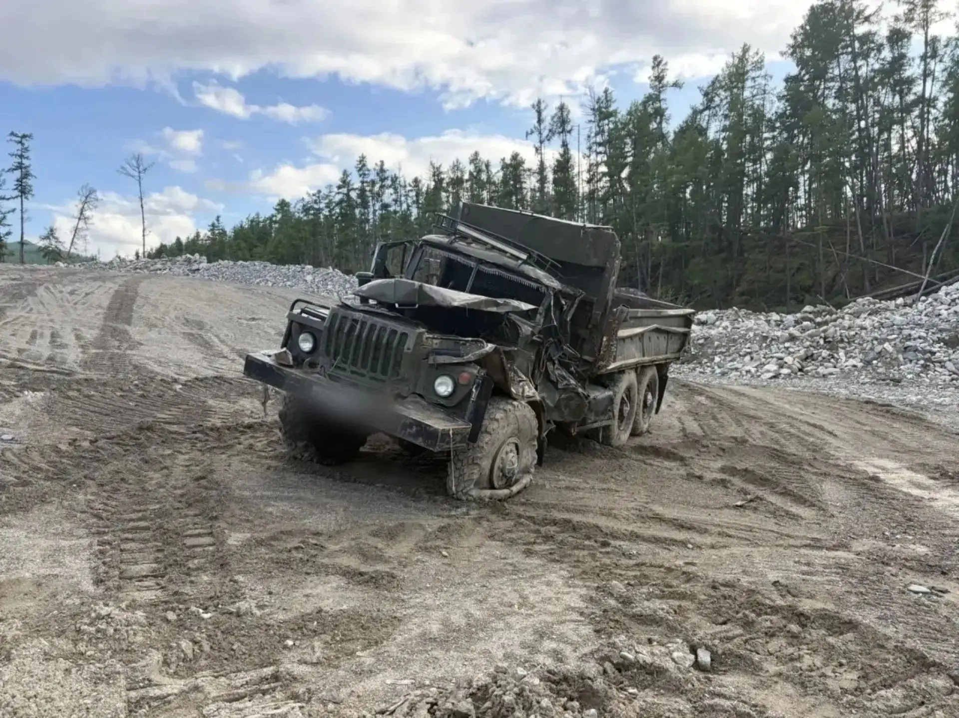 В Бурятии водителя, пытавшегося переехать реку на автомобиле, отправили в колонию-посел...