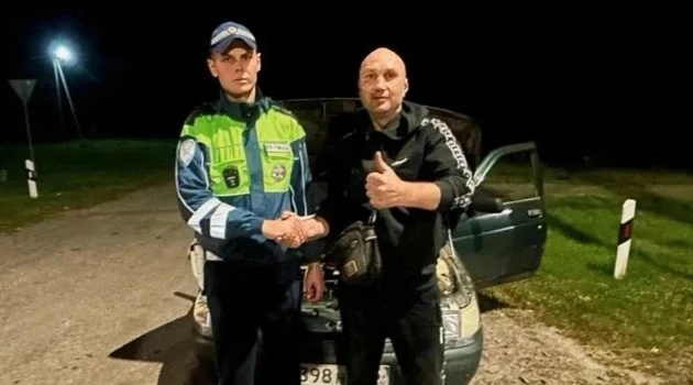 Полицейские помогли жителю Новой Усмани починить заглохший на трассе автомобиль