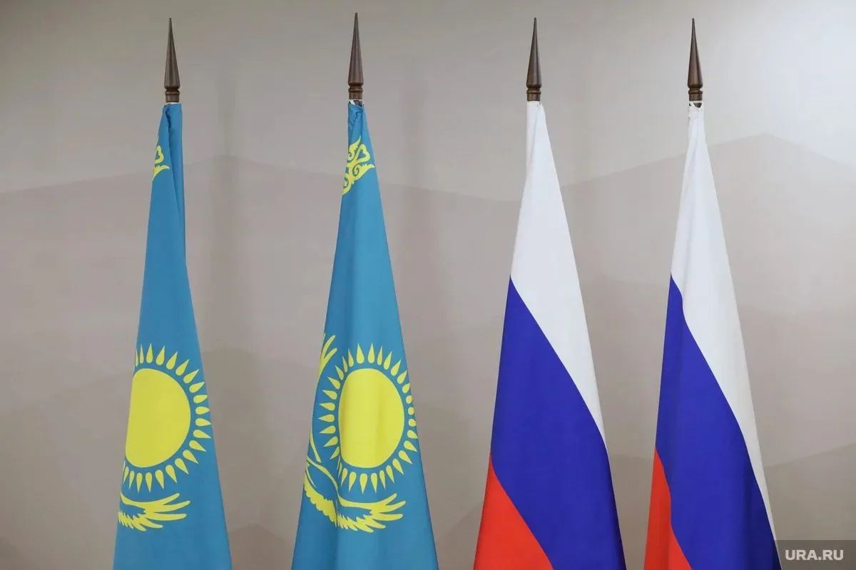 Россиянам придется оформлять электронное разрешение для въезда в Казахстан.