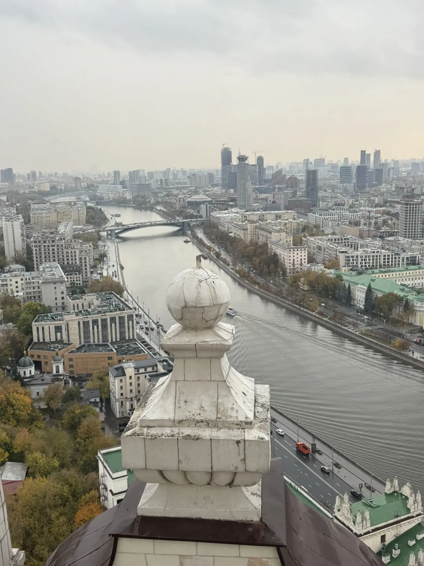 Побывала в тех самых технических этажах высотки на Котельнической🚪
