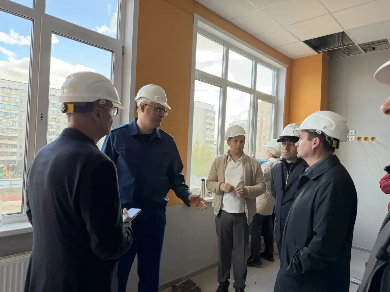Прокурор города Йошкар-Олы Сергей Гусаченко проверил ход строительства общеобразователь...