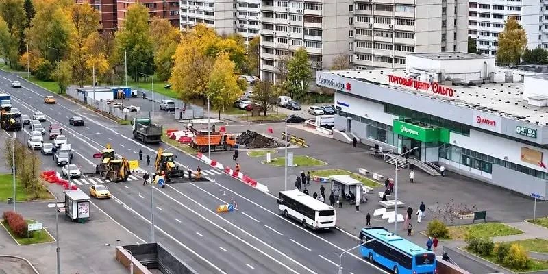 🚗 На Панфиловском заново перекладывают просевший асфальт