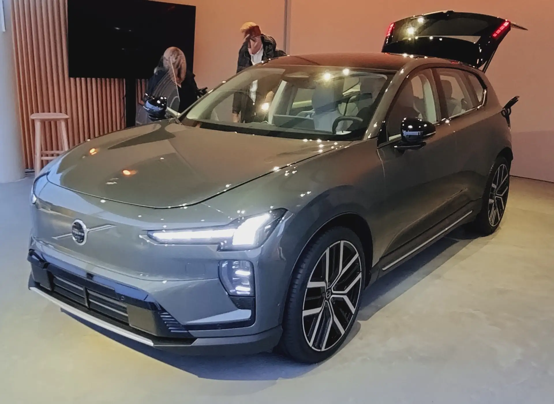 Почему запас хода Volvo EX60 важнее его 503 сил
