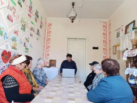 В Доме культуры станицы Темижбекской для пожилых людей прошёл познавательный час в рамк...