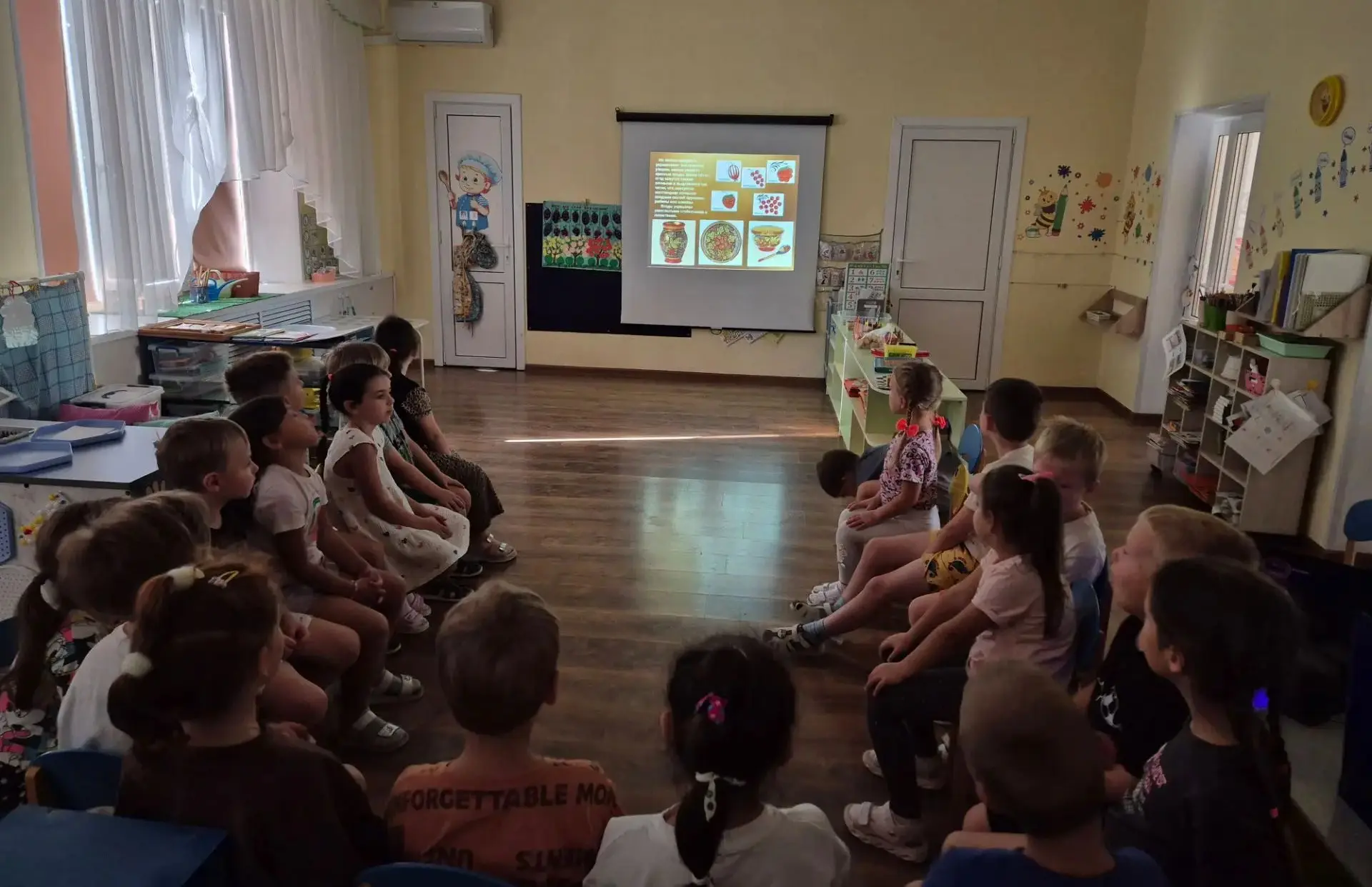🎉 В МБДОУ д/с 5 "Волна" прошло увлекательное тематическое событие «День хохломы»!