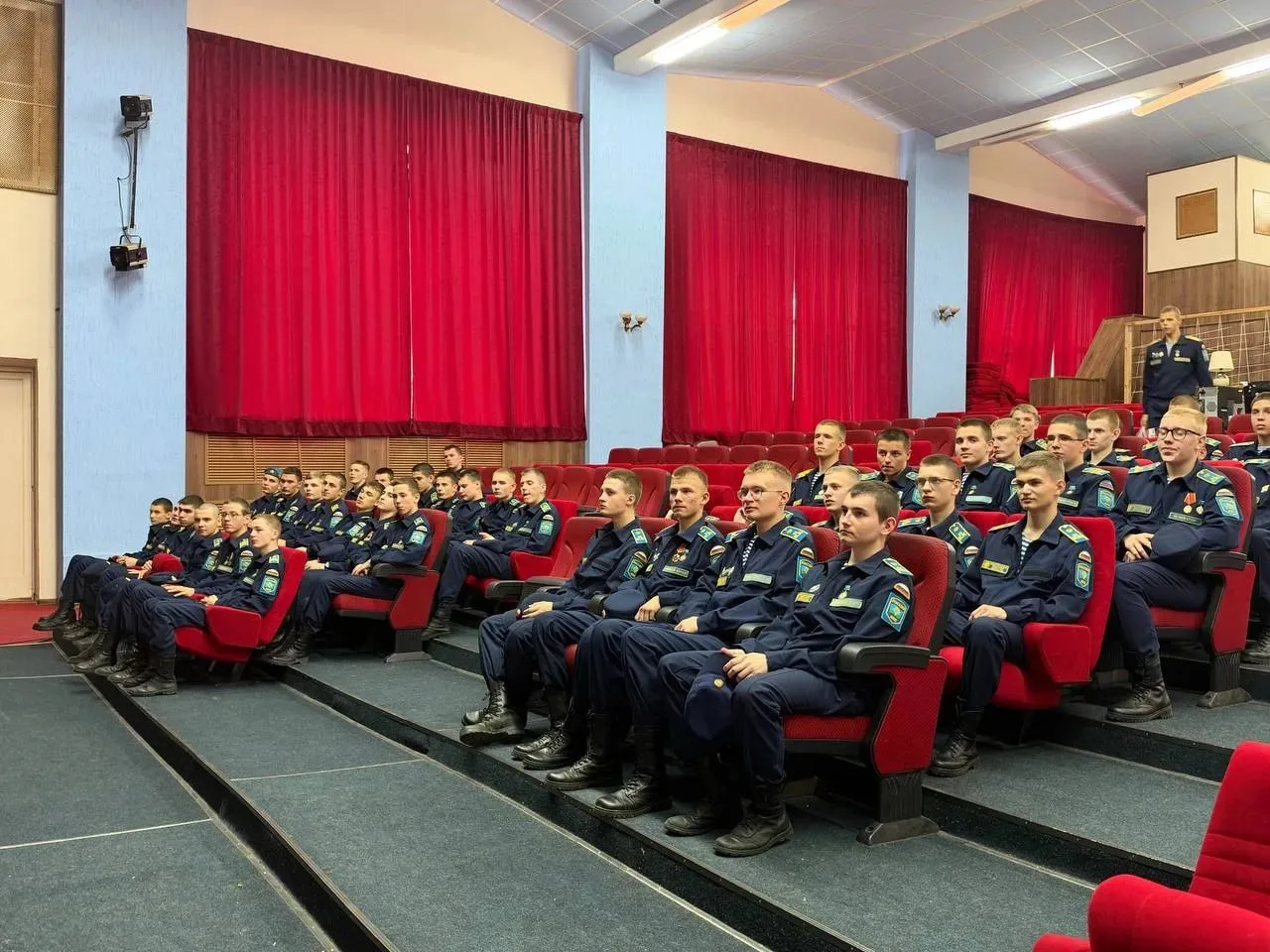 Кадеты 5-й роты посетили авиационный учебный центр