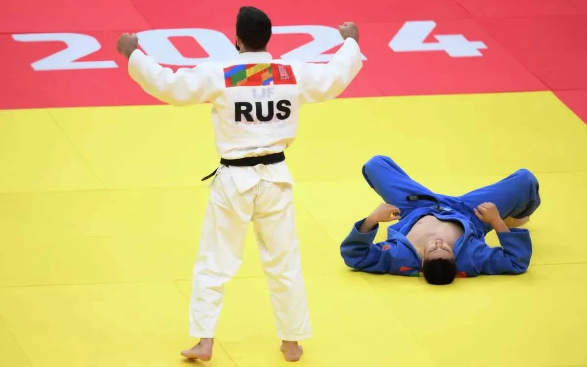 Сборная России по дзюдо завоевала серебро в командном турнире на чемпионате мира в Баку