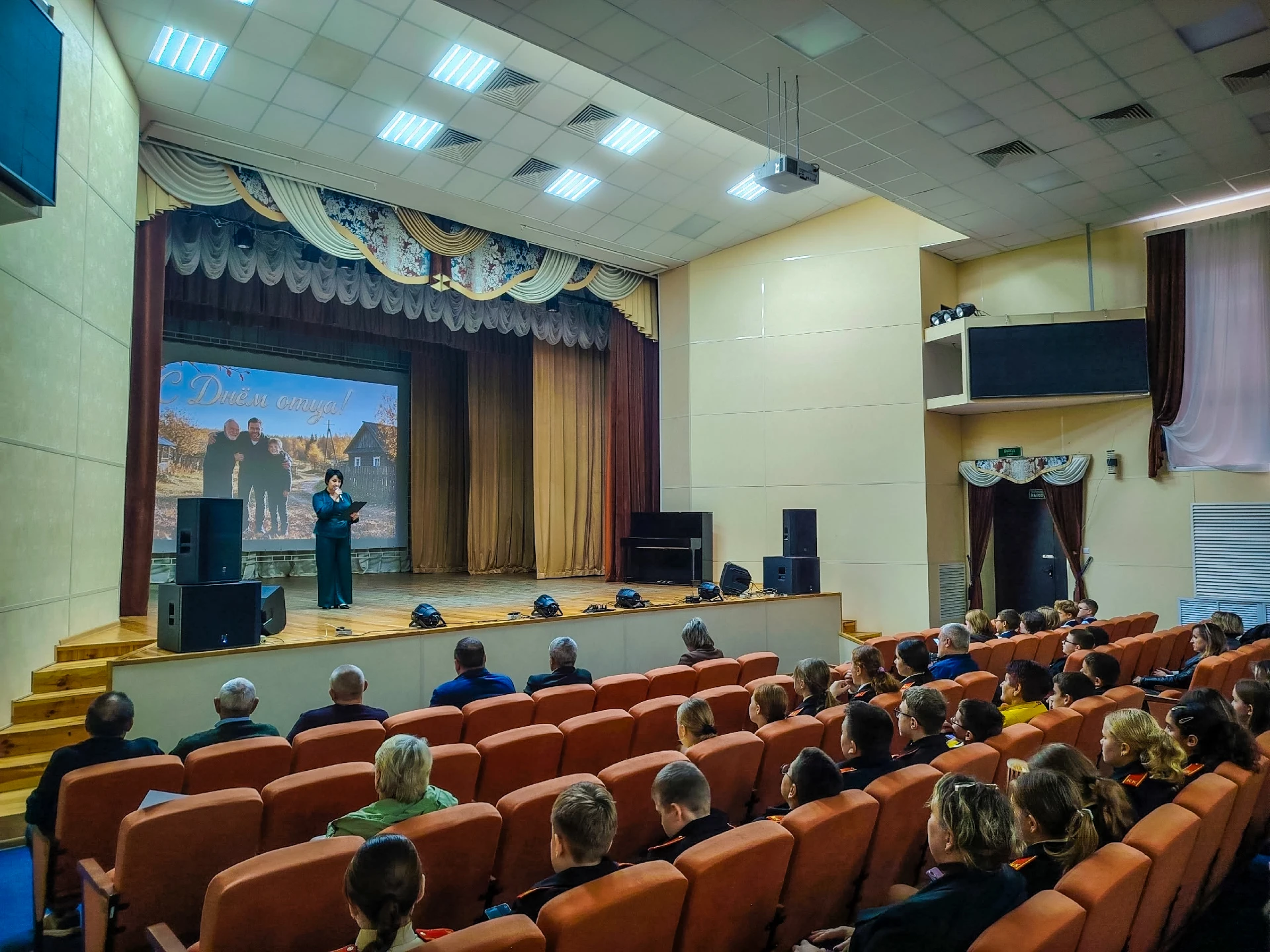 ❤Сегодня в нашем Центре культуры было по-настоящему тепло и многолюдно. Сразу два важны...