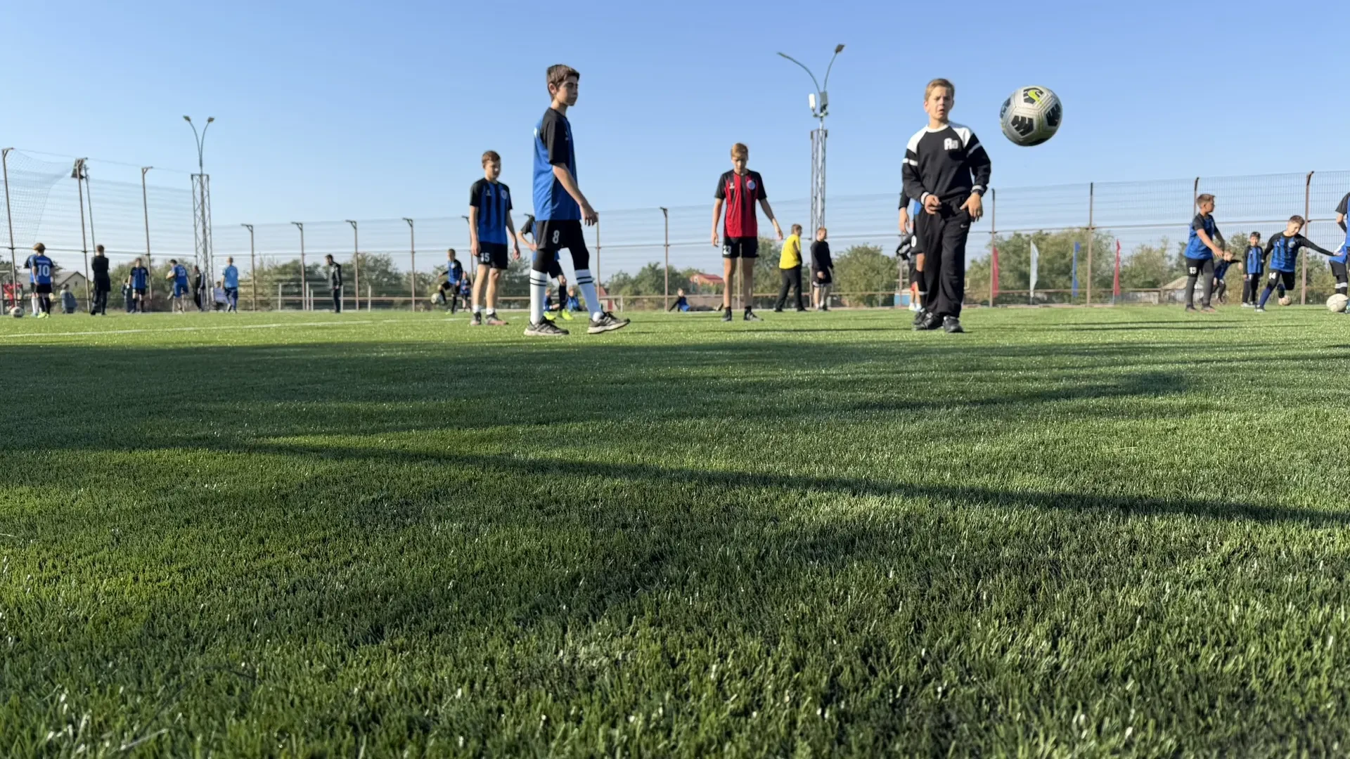В Самарском торжественно презентовали спортивную площадку