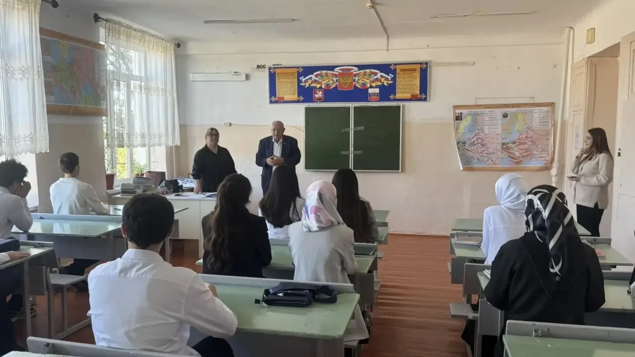Сегодня МБОУ «СОШ №4 им. Героя Советского Союза Магомед-Загида Абдулманапова»  посетил ...