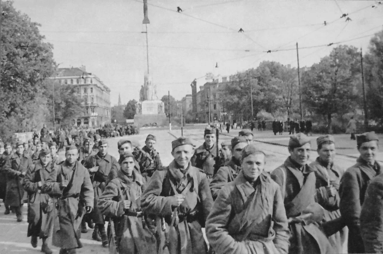 13 октября 1944 года советские войска вошли в Ригу
