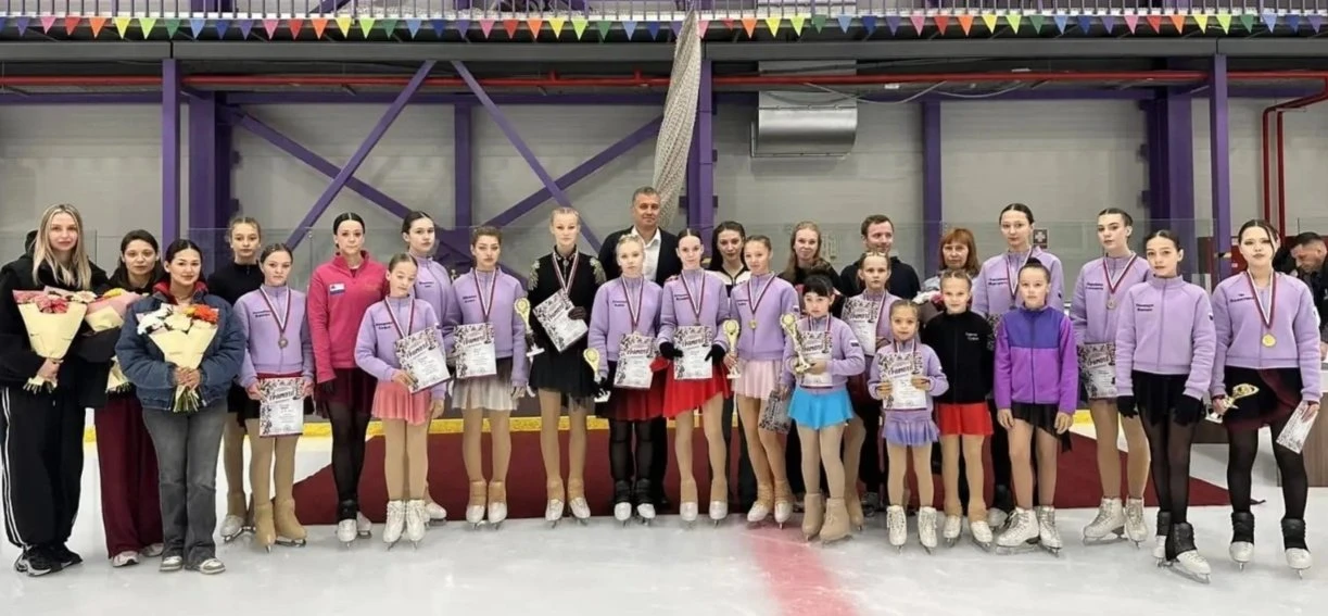 В Петропавловске-Камчатском в ледовом дворце «Вулкан» прошли чемпионат и первенство по ...
