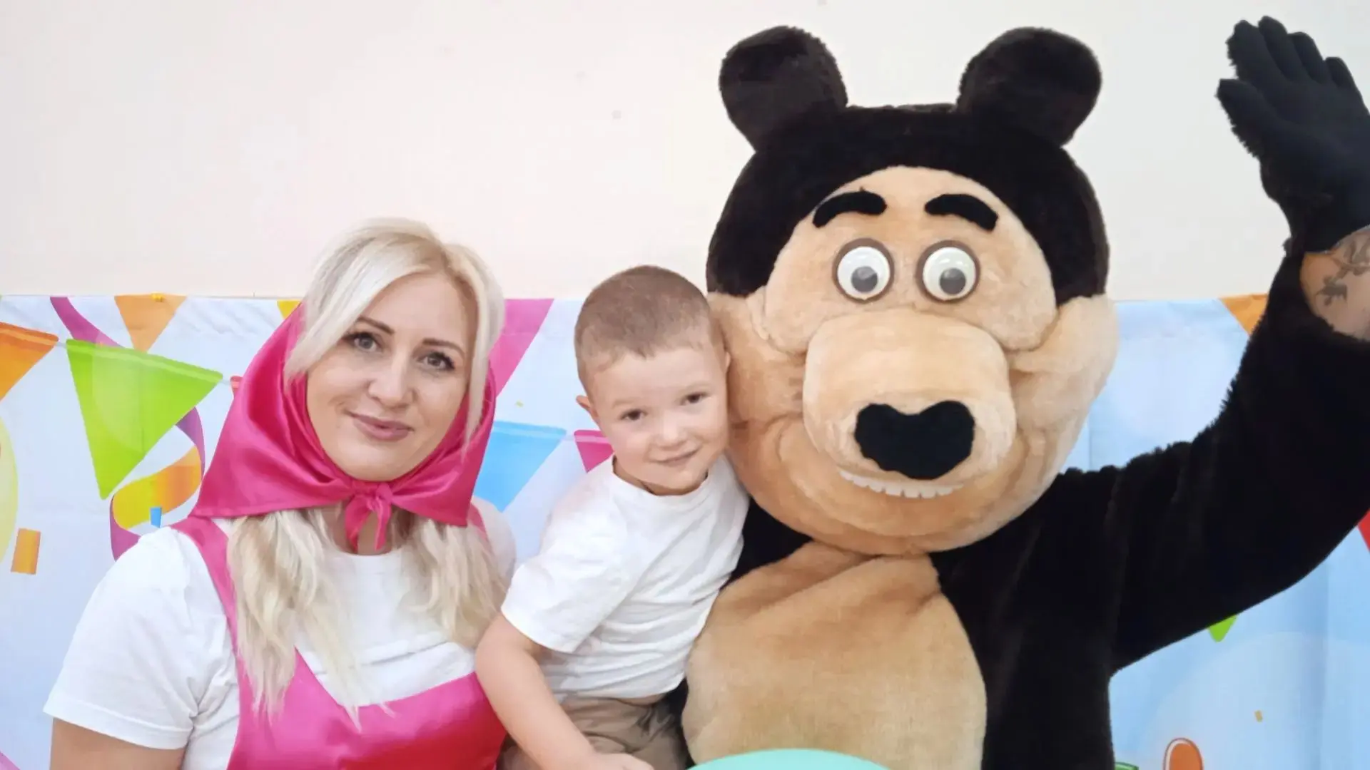 Поздравляем с днём рождения Шапошникова Михаила!!
