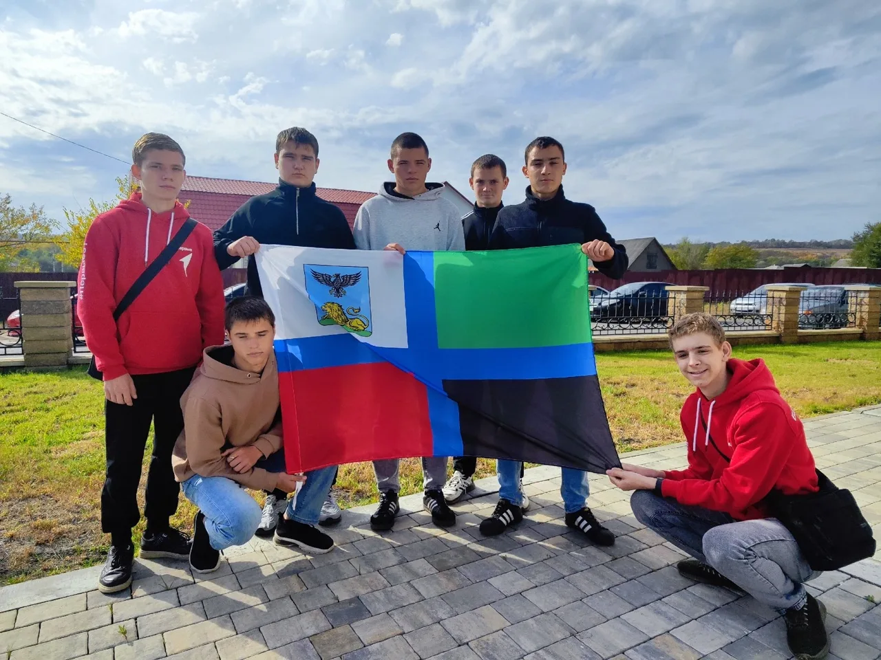 📅14 октября отмечается День флага Белгородской области. Флаг Белгородской области берё...