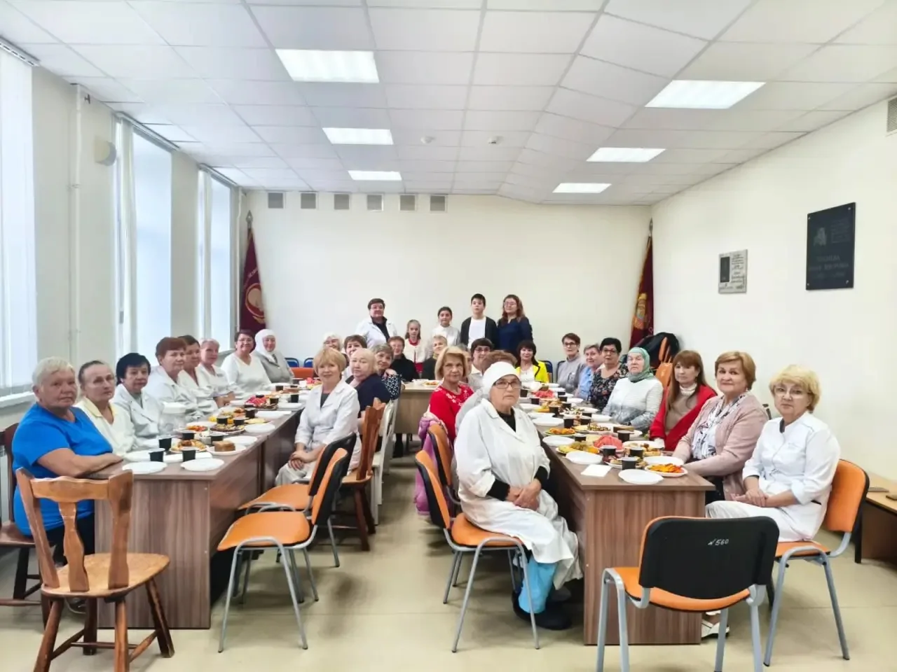По сложившейся традиции День пожилого человека отмечаем в больнице.