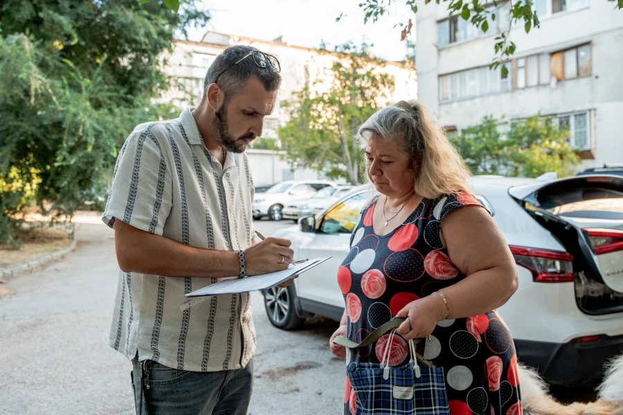 В укрытие на пр. Генерала Острякова привезли очередную партию питьевой воды