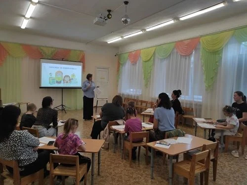 Первая встреча в детско-родительском клубе была посвящена волнительной теме — «Год до ш...