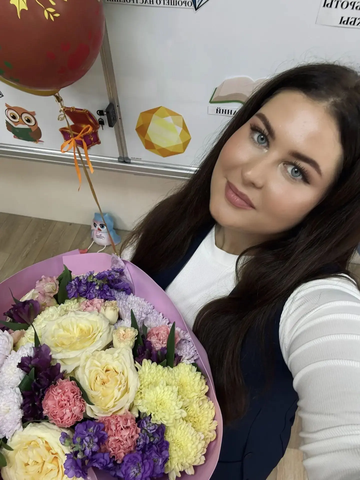 В этот прекрасный день хочется пожелать, как можно чаще слышать комплименты, больше в ж...