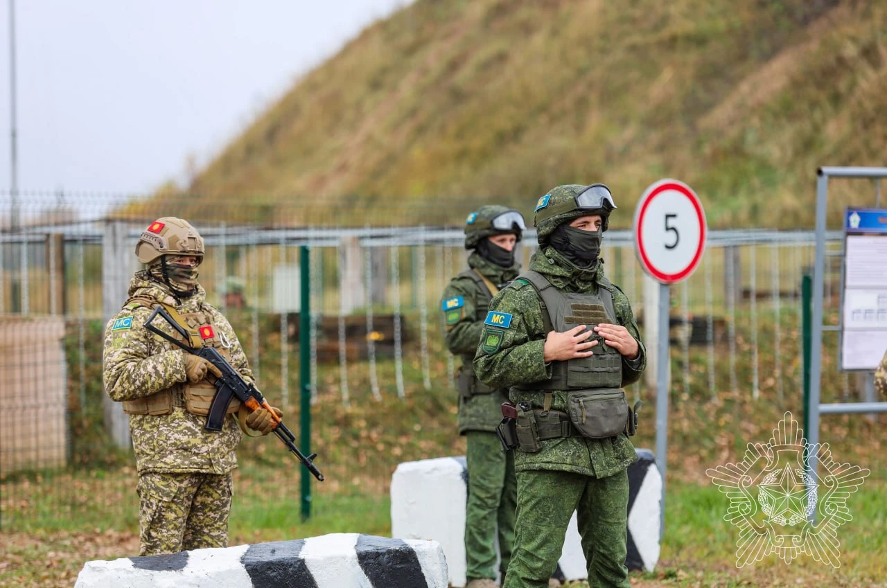 Военные стран ОДКБ отрабатывают совместные действия на учениях "Нерушимое братство – 20...