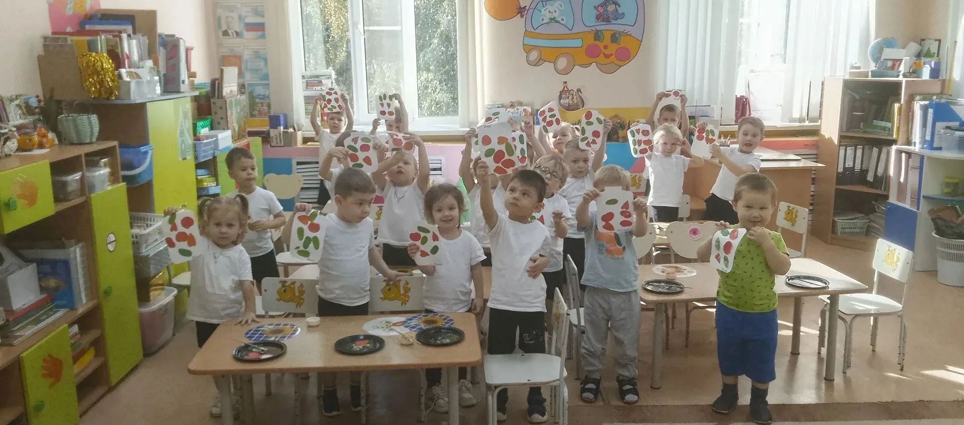 Аппликация: "Засолим помидоры и огурцы в банке"