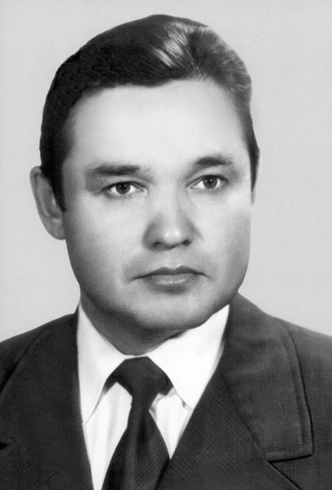 "Писатель да жап" программыште поэт Семён Николаев нерген филологий шанче кандидат, В. ...