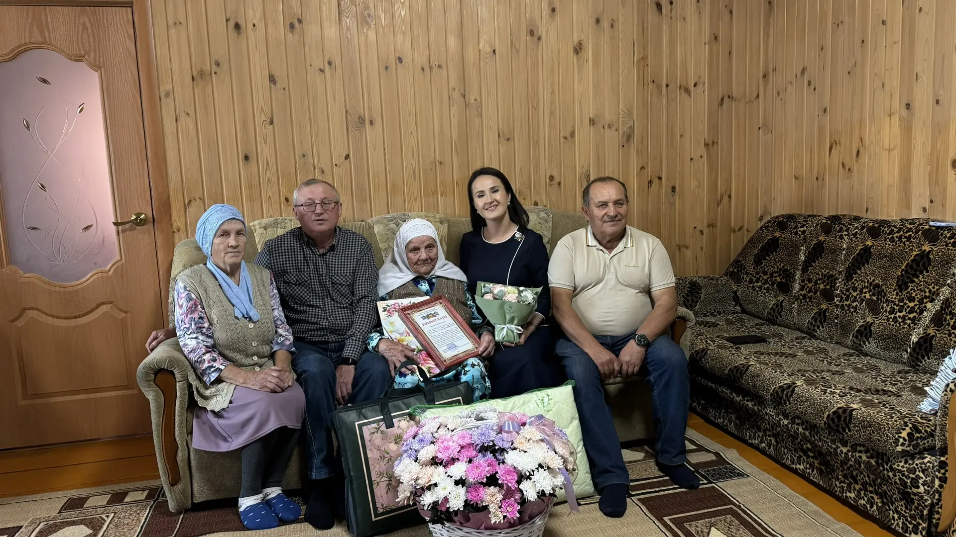 Рэйсэ апайны 90 яшьлек юбилее бн котлап килдек🌹