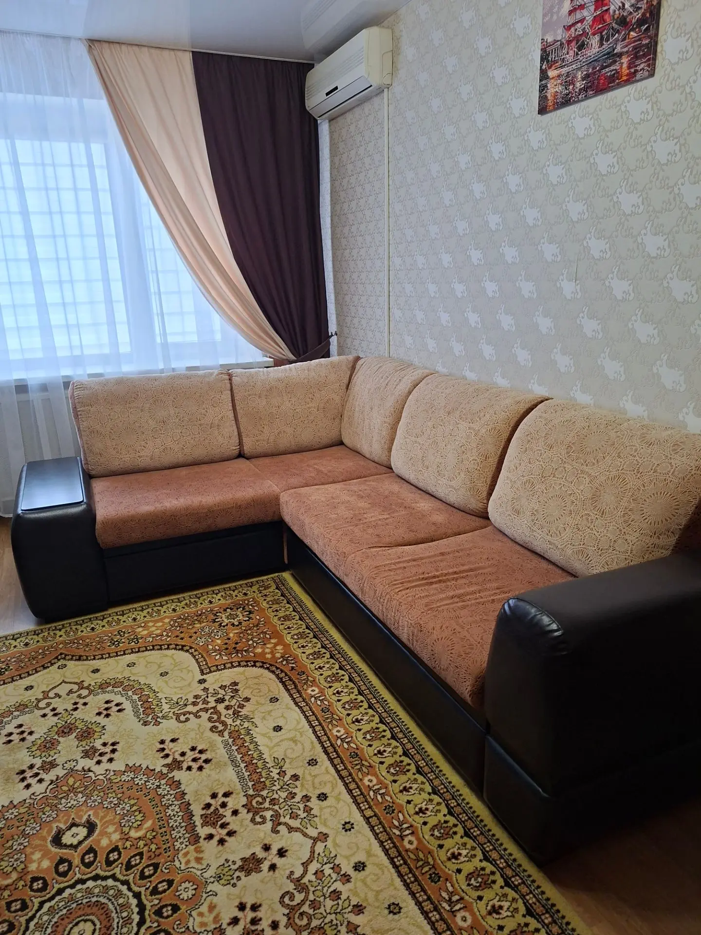 Продается диван, угловой, раздвижной.