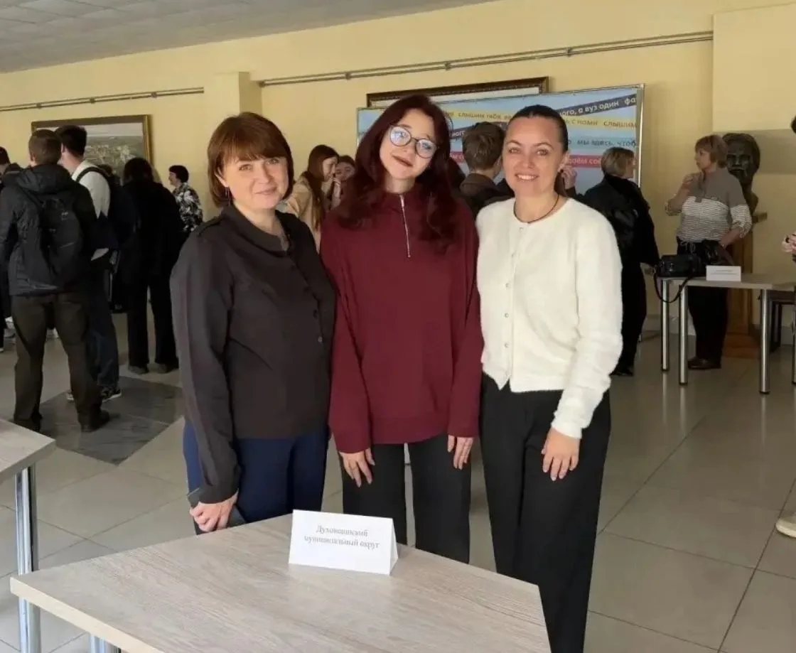 📚 Александра Маркова из Духовщины планирует вернуться на малую родину и стать учителем!