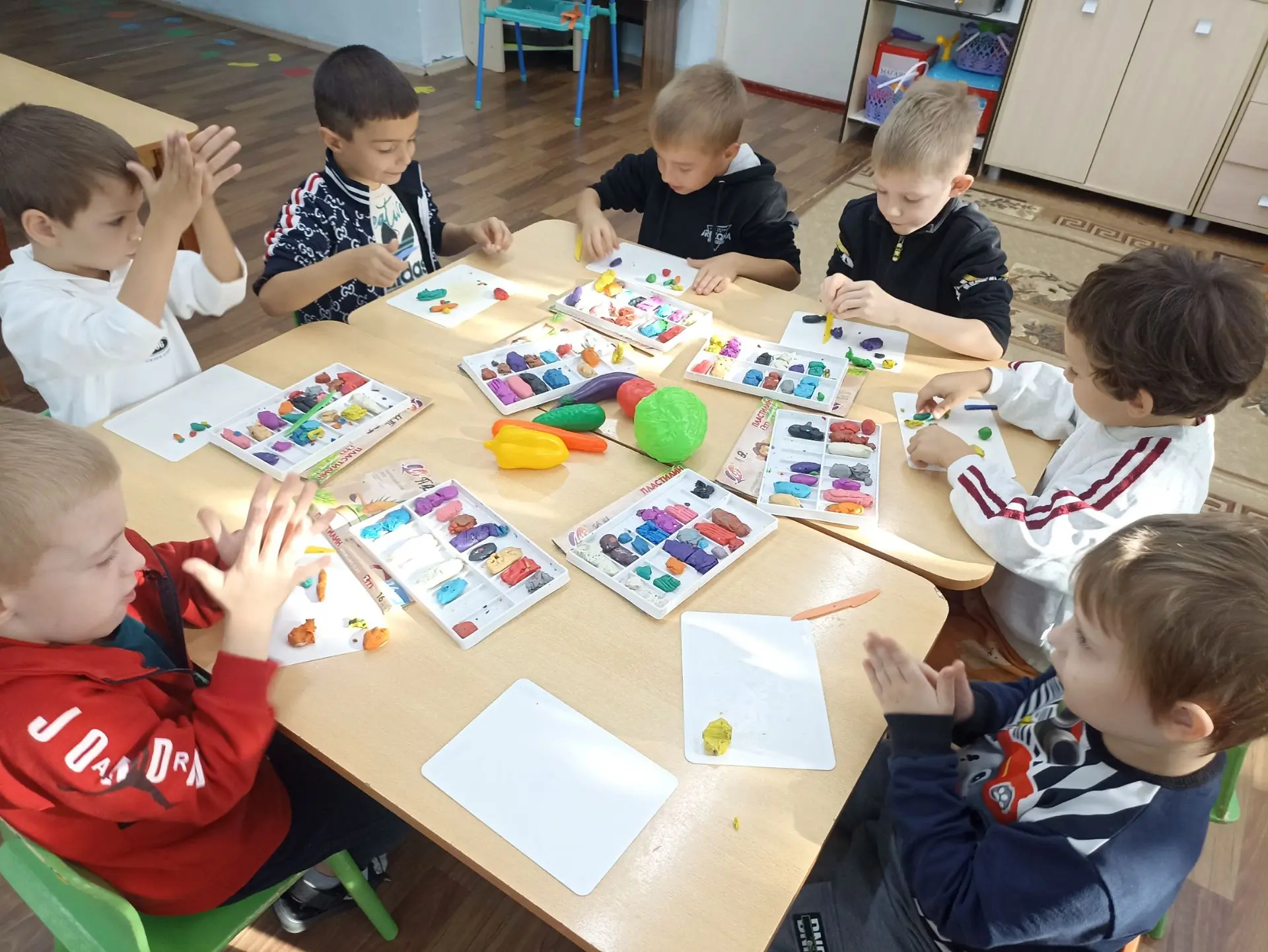 Осень чудная пора! Воспитанники комбинированной групп № 10 рассказали и показали что ра...