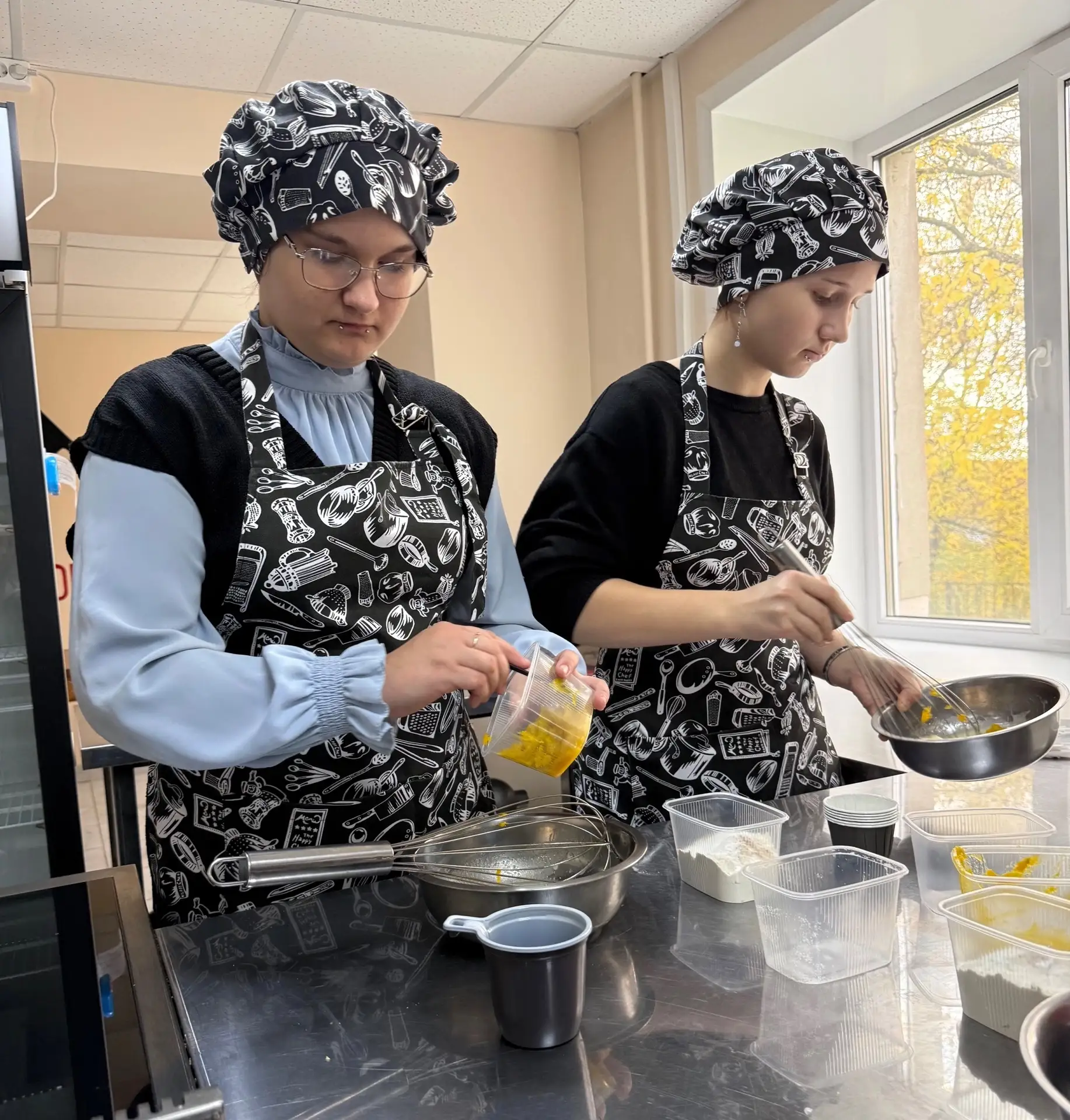 🛠🧁 Наши девятиклассники — в деле!