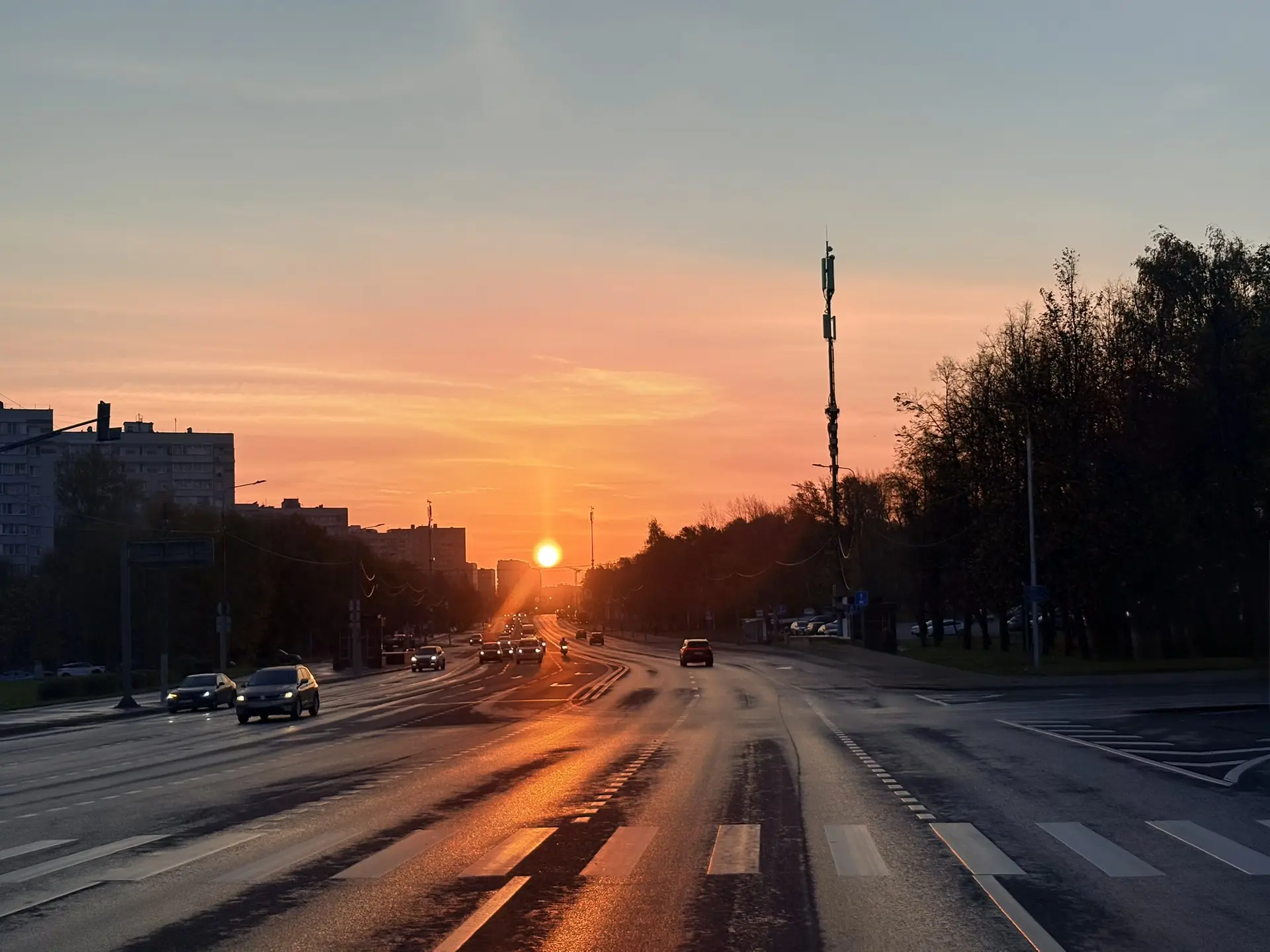 Осенние рассветы считаются одними из самых красивых и зрелищных в году 🌅