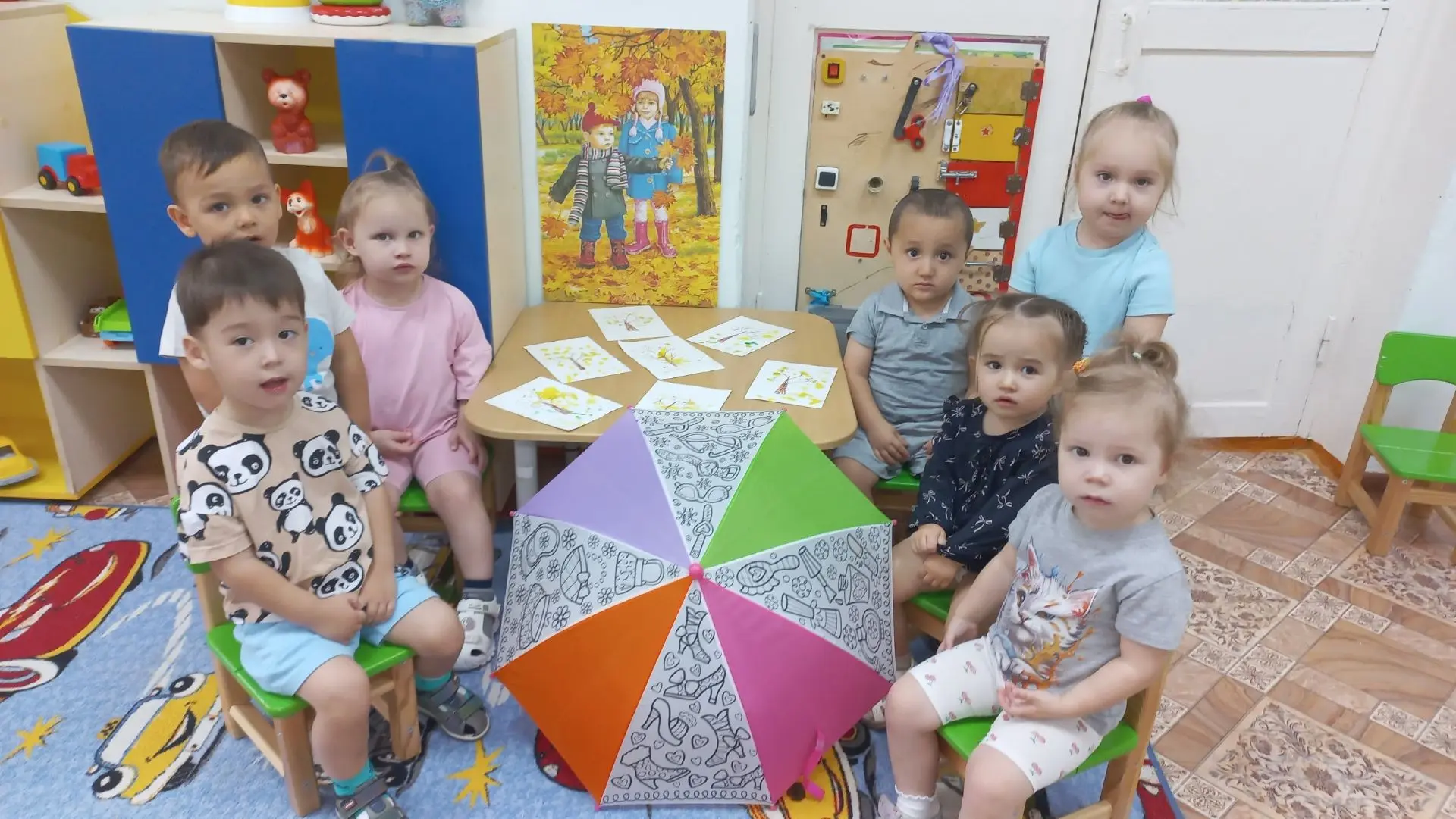 В 🌈1 младшей группе "Радуга" прошла  осенняя неделя —малыши знакомились  с признаками ...
