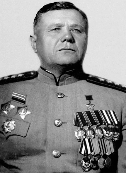 🪂 История в лицах.
