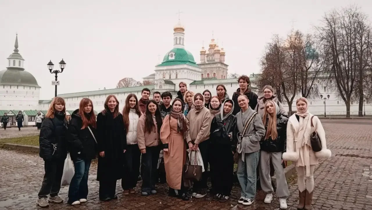 Сегодня студенты экономического факультета, в составе делегации от нашего университета,...
