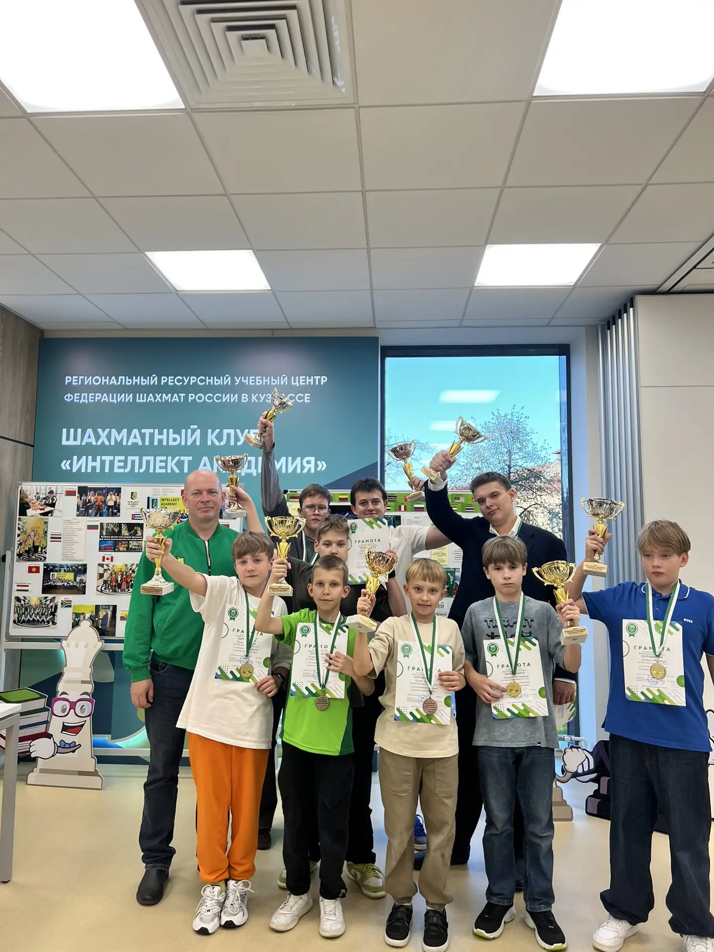 🦉♟️Сегодня В АНОО «Интеллект Академия» в ресурсном учебном центре Федерации шахмат Рос...
