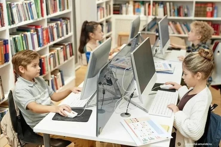 ​📚Школьники начнут изучать ИИ с 2027 года?